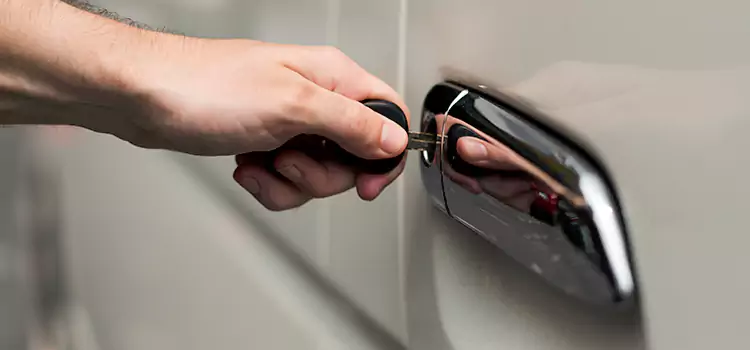 Why Choose Our Auto Locksmith Team in Massapequa Park, NY?